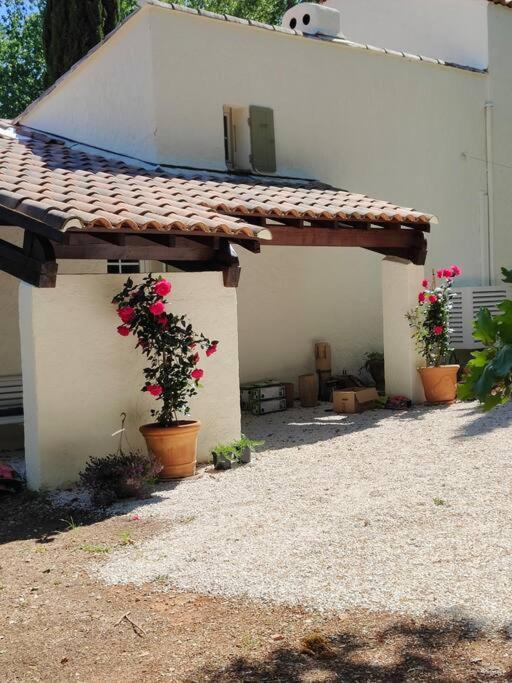 Villa Handres Nans-les-Pins Exteriér fotografie